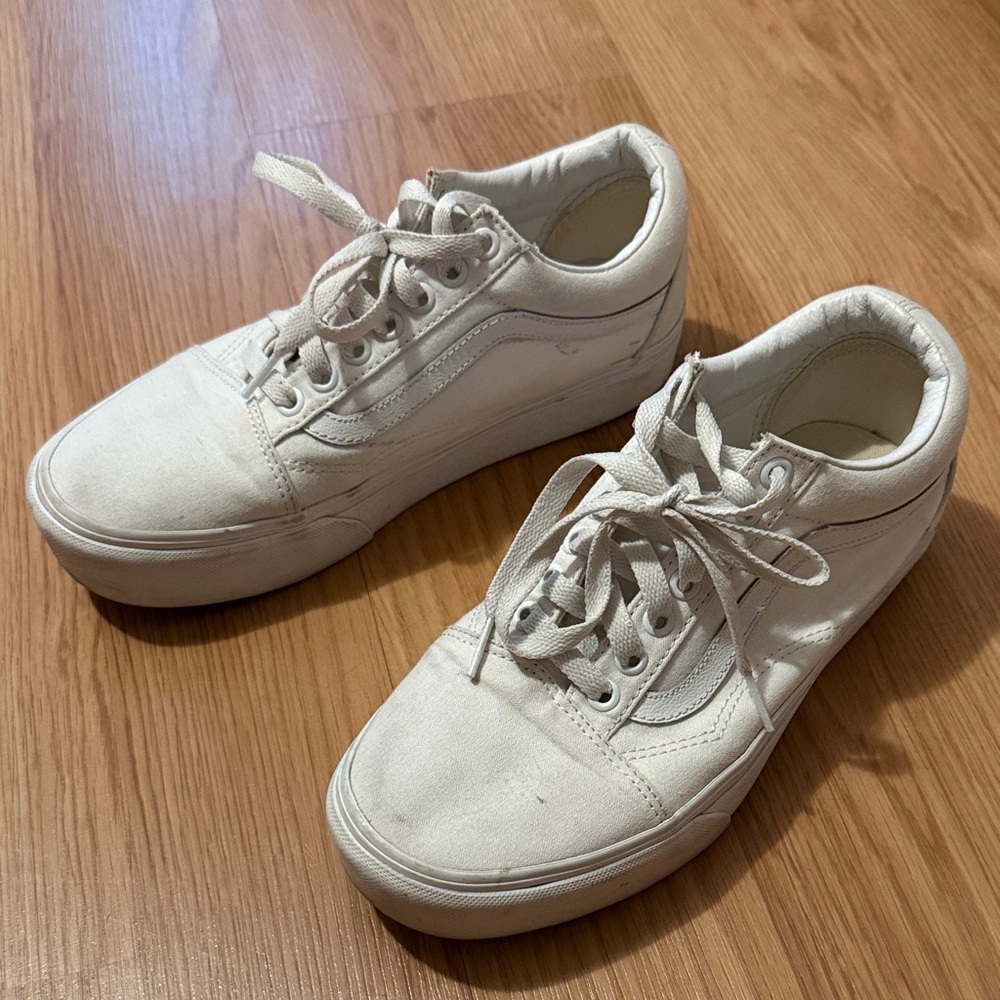 Vans White Lace-Up Sneakers Small Platform Size 9 (Women’s)